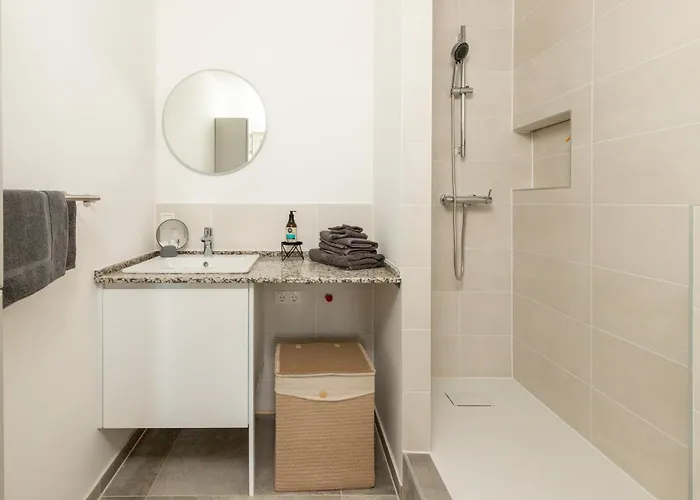 Modern 1br Getaway Near Tram * Vienna